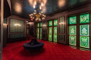 مسرح ليريك – الأماكن العامة