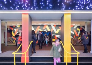 Théâtre New Victory, espaces publics