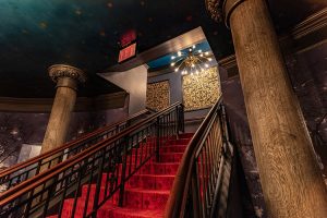 مسرح ليريك – الأماكن العامة