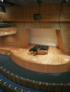 Université Columbia, Faculté des sciences de l'éducation, Centre de conférences Cowin