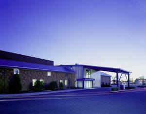 توسيع مركز سيلدن الثقافي التابع لمكتبة ميدل كاونتي العامة 