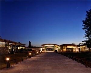 مركز ليون ليفي للزوار حديقة نيويورك النباتية